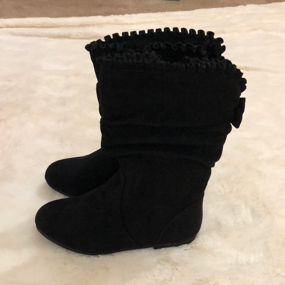 Girls black mid calf boots. Size 11